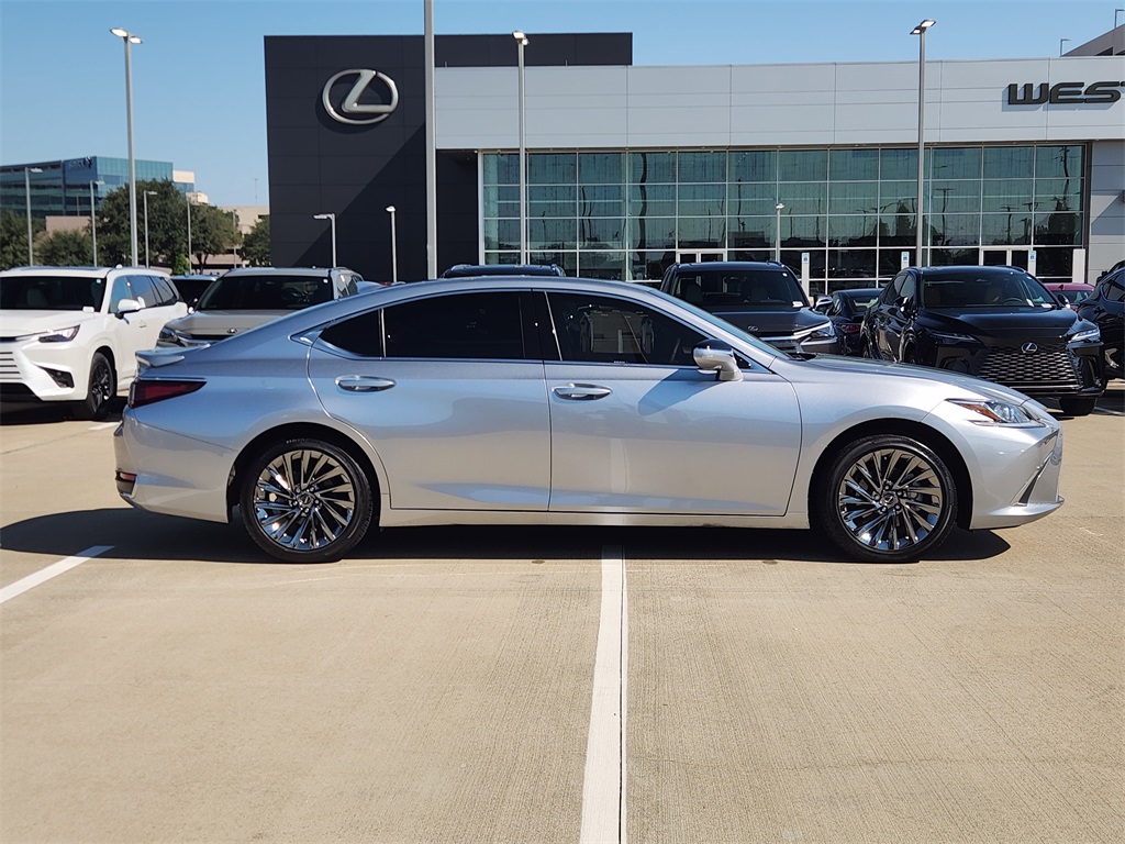 2025 Lexus ES 300h Luxury photo 4