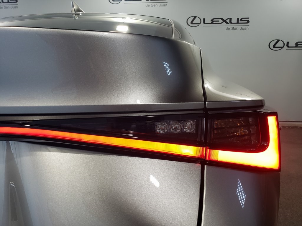2025 Lexus IS 300 photo 9
