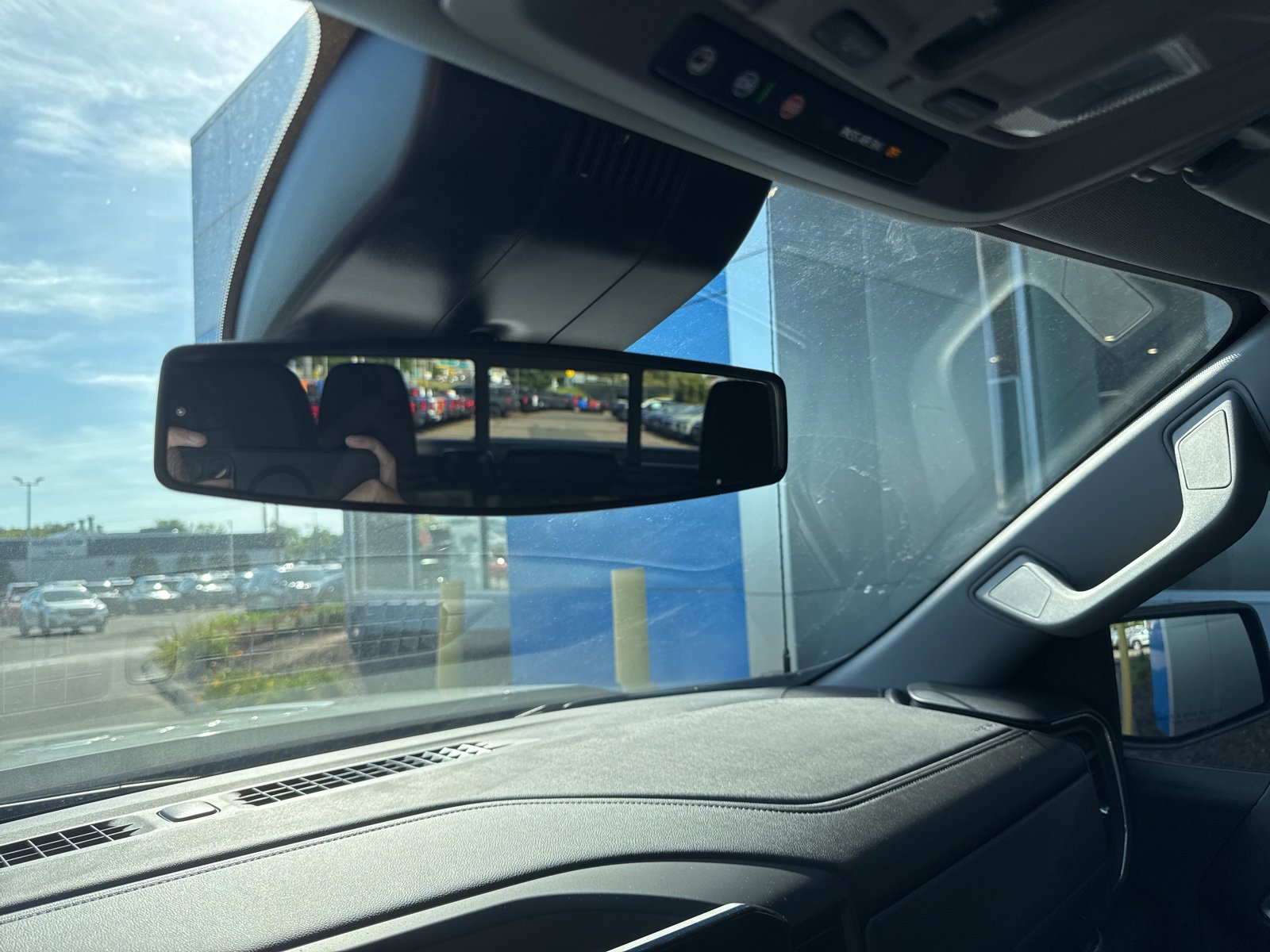2025 Chevrolet Silverado 1500 RST photo 24