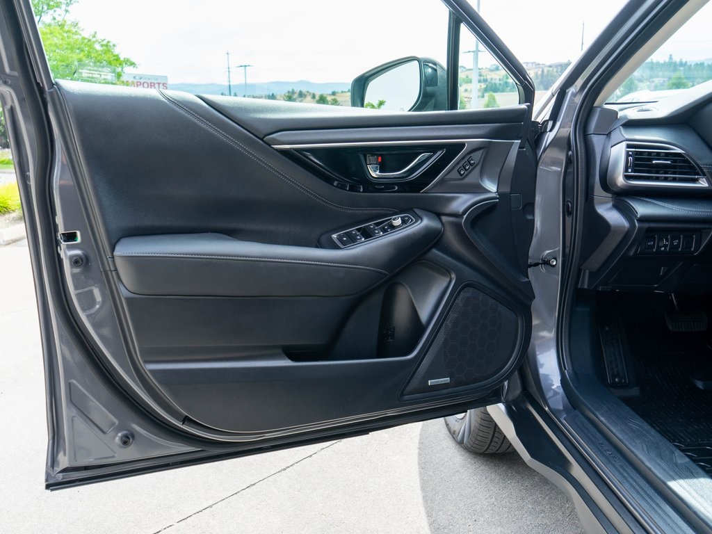 2023 Subaru Outback Touring photo 17