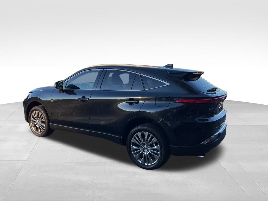 2023 Toyota Venza XLE photo 3