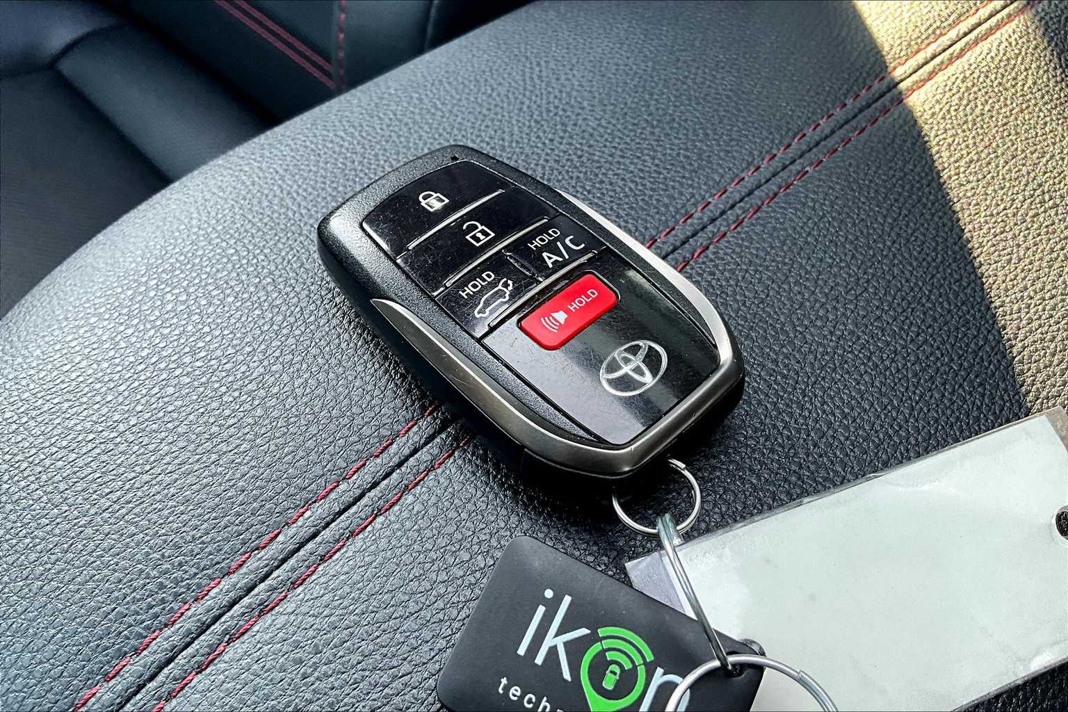 2023 Toyota RAV4 Prime XSE Premium photo 24