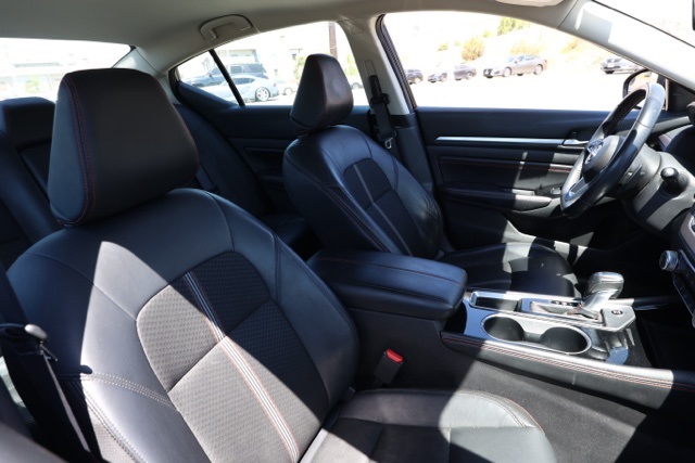 2023 Nissan Altima 2.5 SR photo 17
