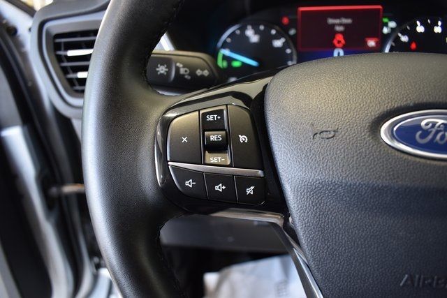 2022 Ford Escape Hybrid SEL photo 18