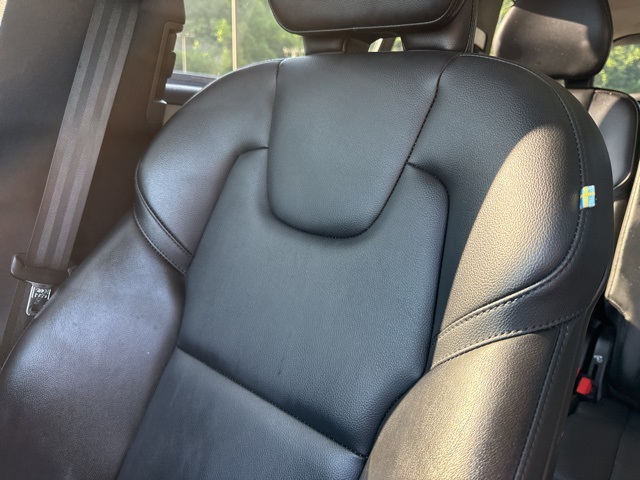 2022 Volvo XC90 T5 Momentum photo 41
