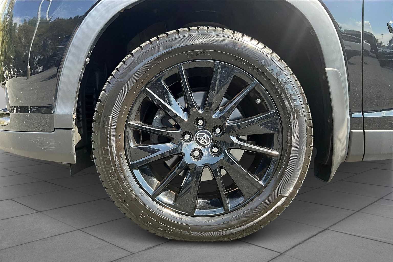 2019 Toyota Highlander SE photo 9