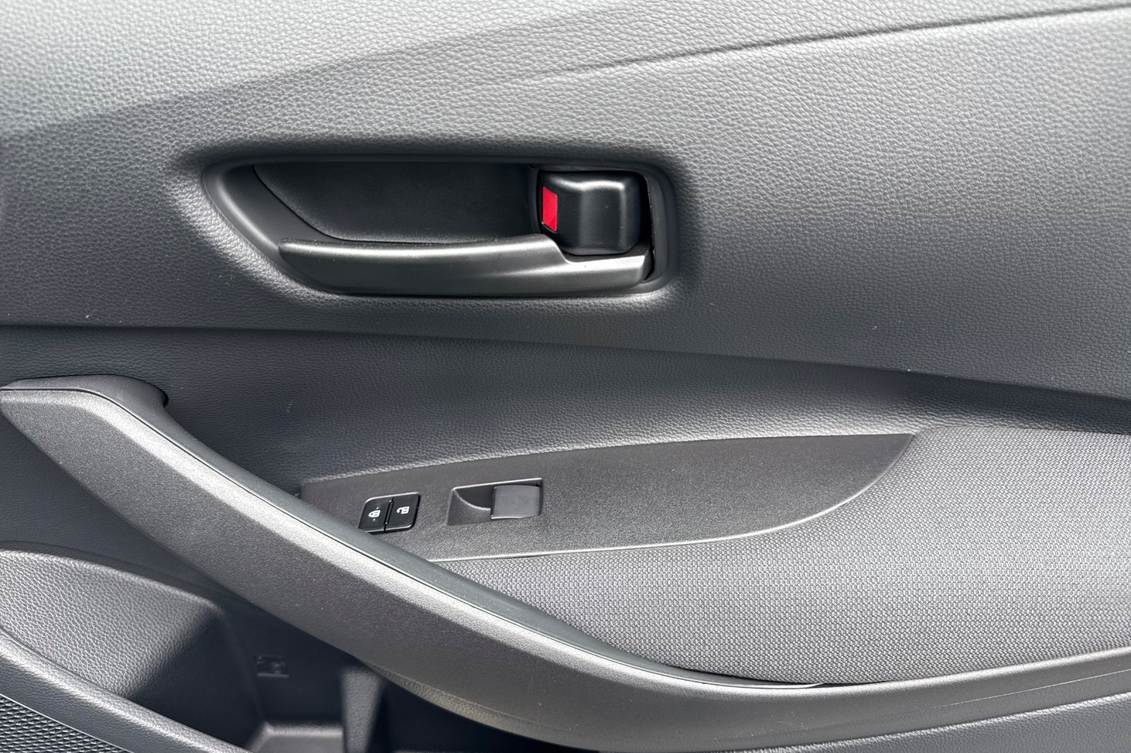 2025 Toyota Corolla LE photo 18