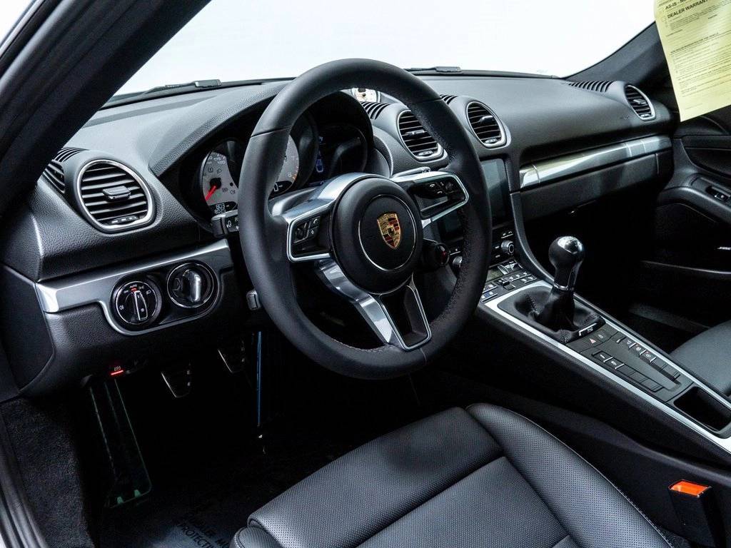 2025 Porsche Cayman S photo 4