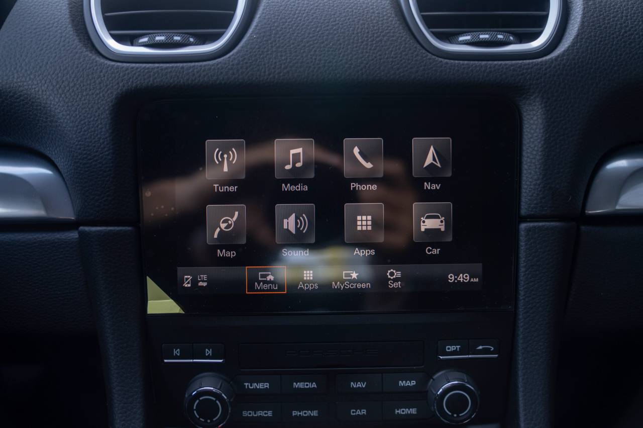 2025 Porsche Cayman photo 18