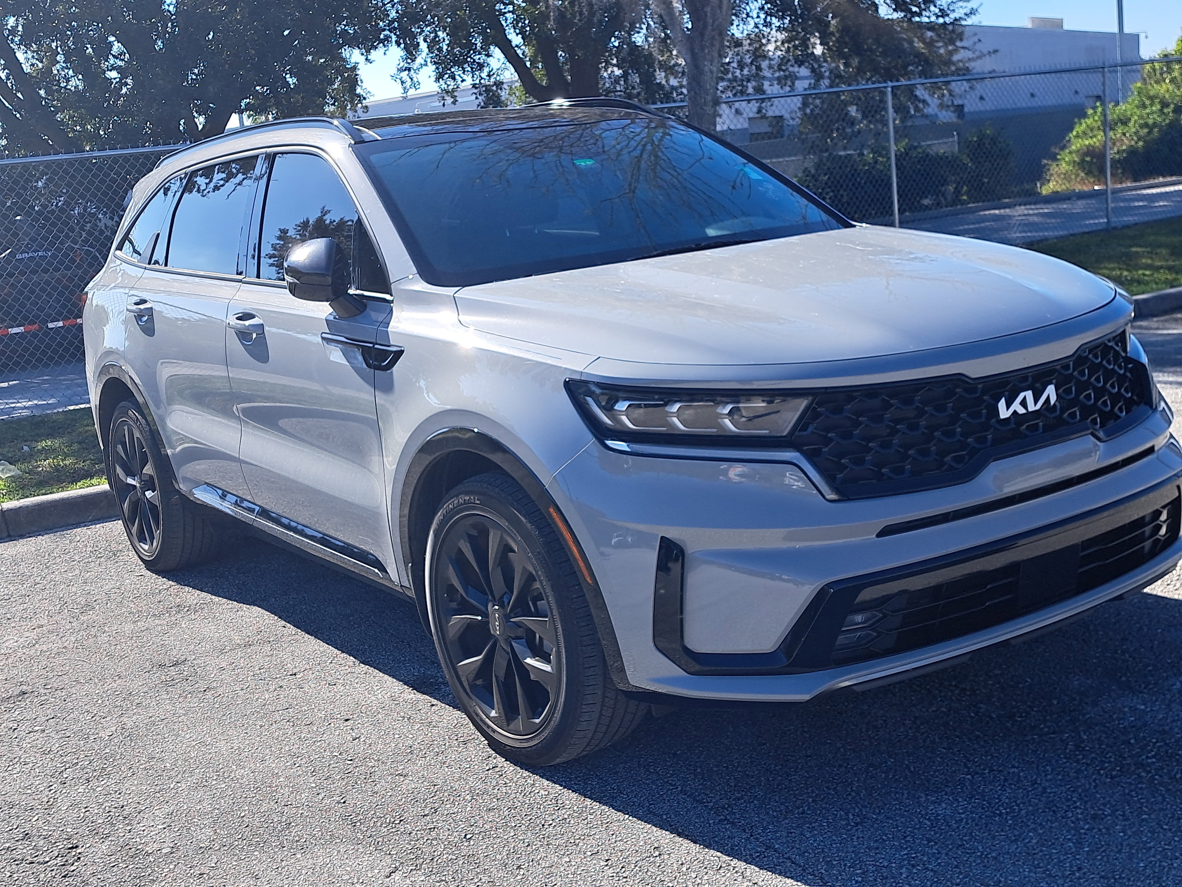2023 Kia Sorento SX's photo