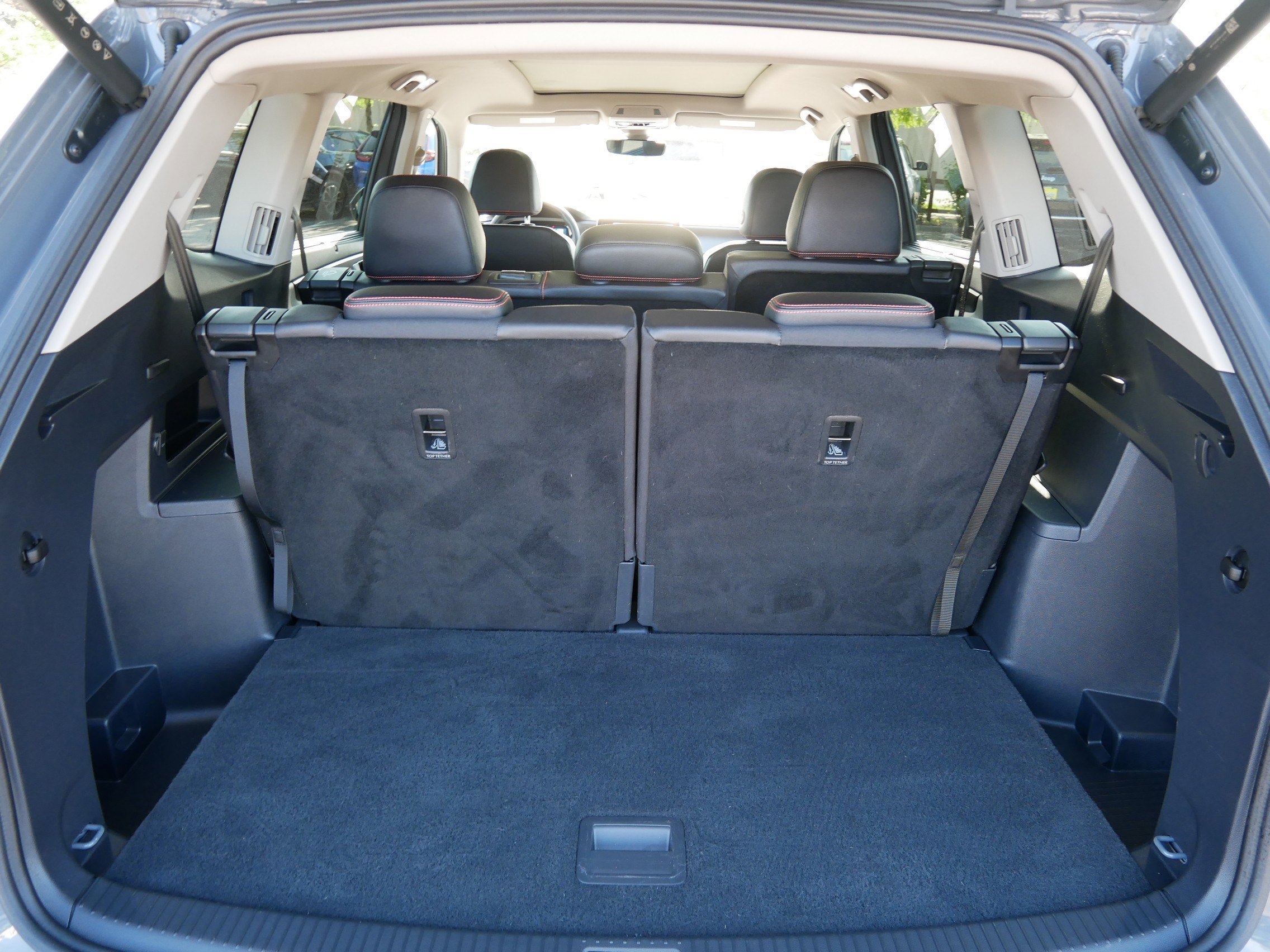 2024 Volkswagen Atlas Peak Edition SEL photo 18