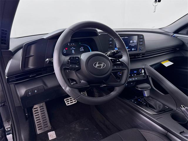 2025 Hyundai Elantra SEL Sport photo 9