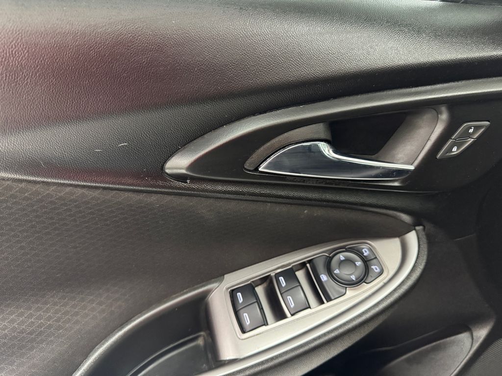 2022 Chevrolet Malibu photo 12