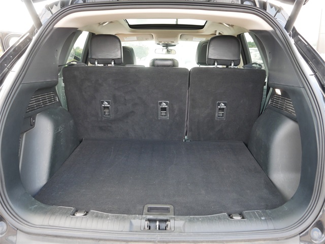 2020 Ford Escape SEL photo 16
