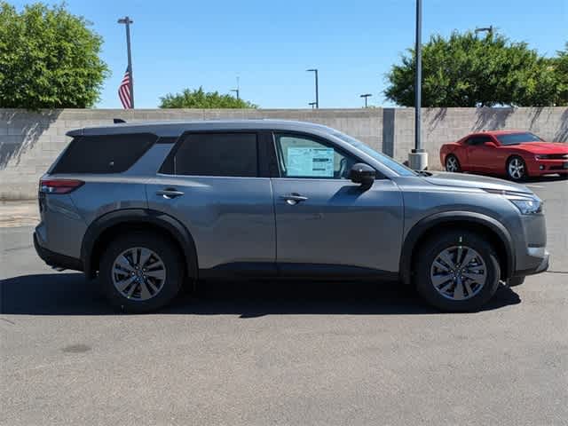 2024 Nissan Pathfinder S photo 7