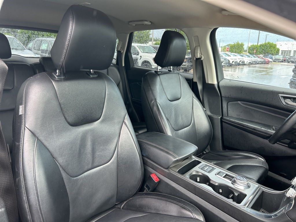 2022 Ford Edge Titanium photo 36