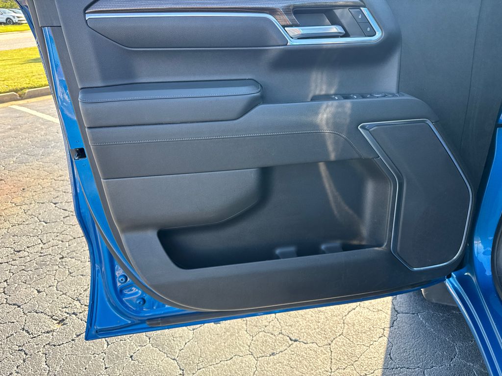 2022 Chevrolet Silverado 1500 LT photo 9