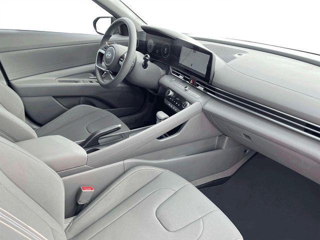 2024 Hyundai Elantra SEL photo 15