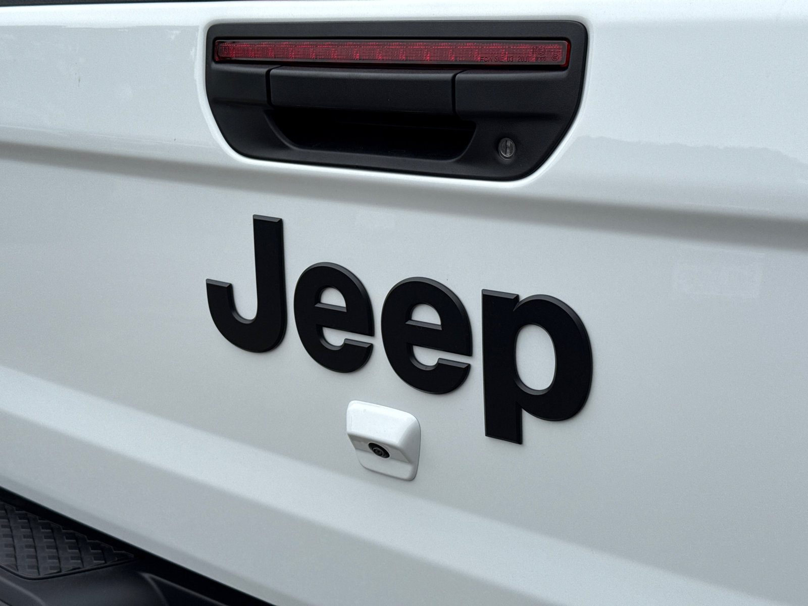 2025 Jeep Gladiator Sport S photo 2