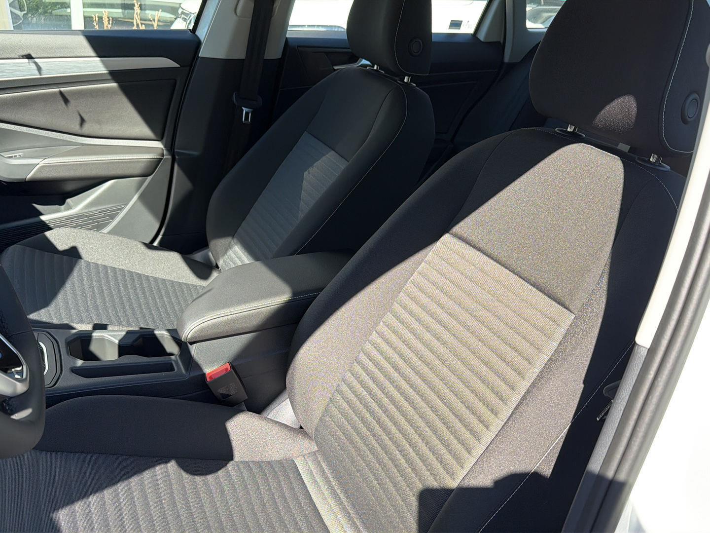 2025 Volkswagen Jetta 1.5T S photo 9