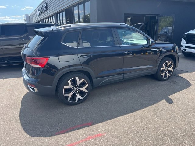 2023 Volkswagen Taos SEL photo 3