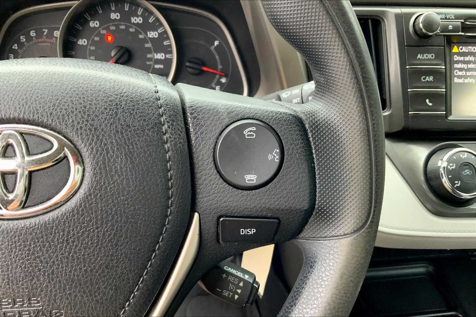 2015 Toyota RAV4 LE photo 22