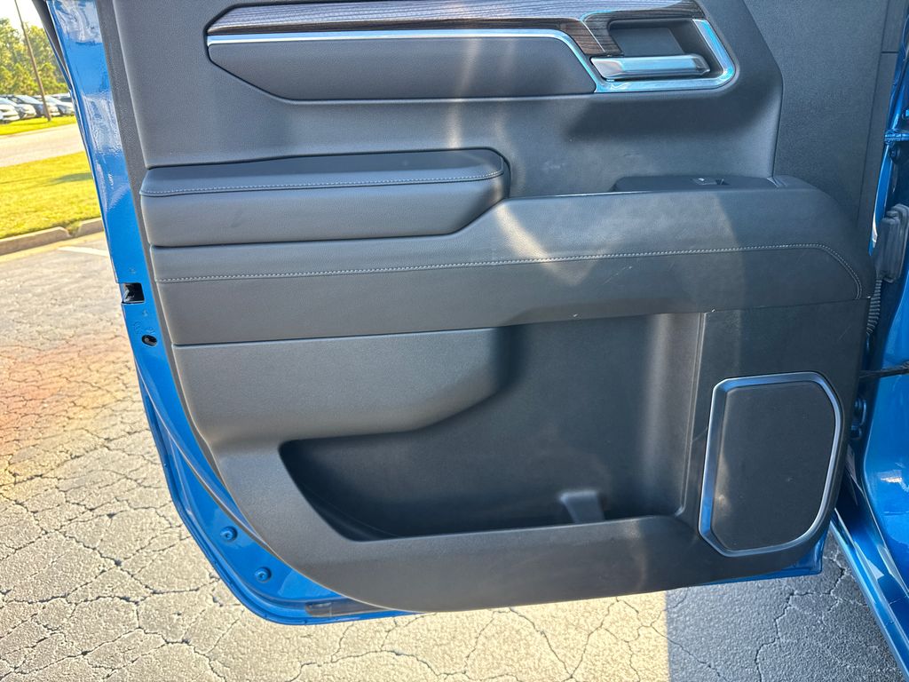 2022 Chevrolet Silverado 1500 LT photo 18
