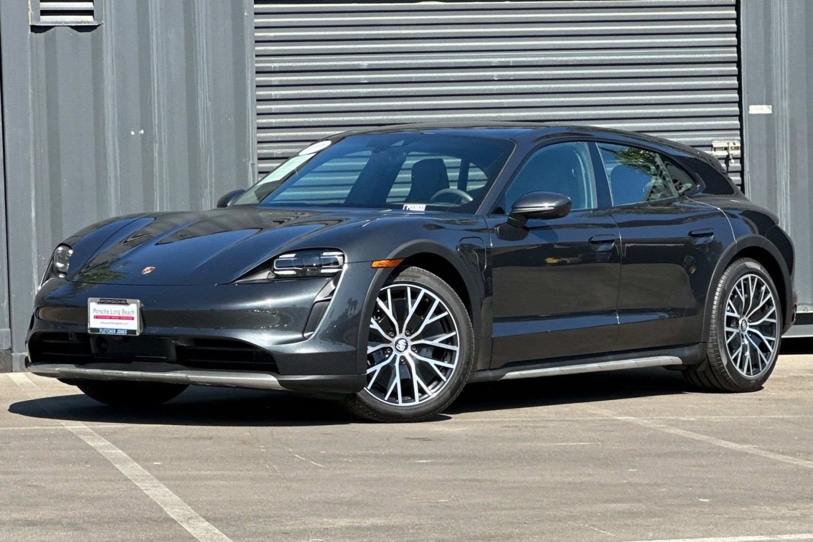 2023 Porsche Taycan 4 Cross Turismo photo 2