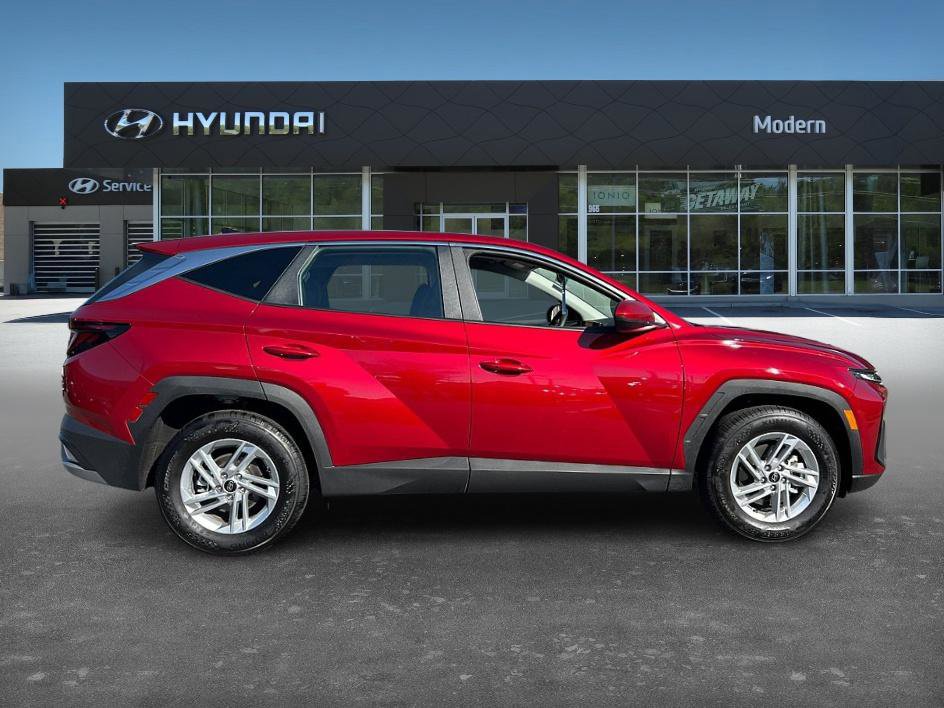 2025 Hyundai Tucson SE photo 4