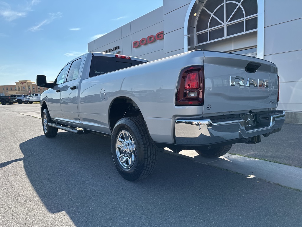 2025 Ram 2500 Tradesman photo 3