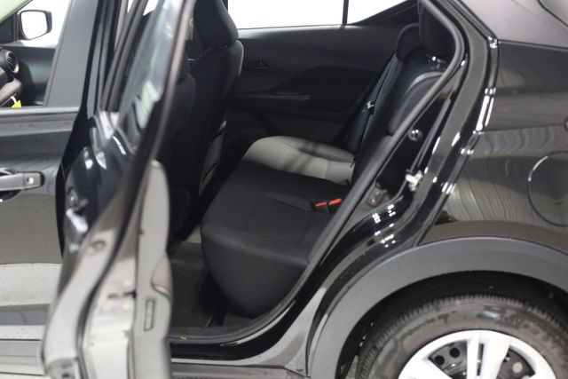 2025 Nissan Kicks Play S photo 20