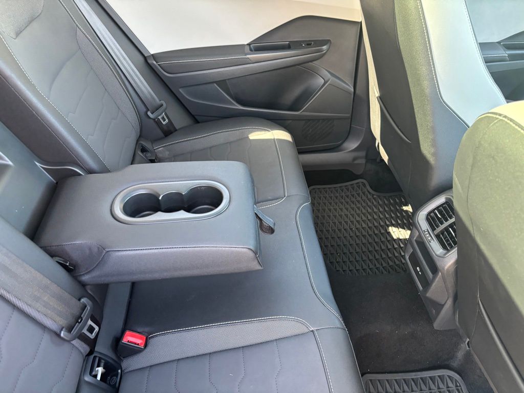 2025 Volkswagen Taos SE photo 28
