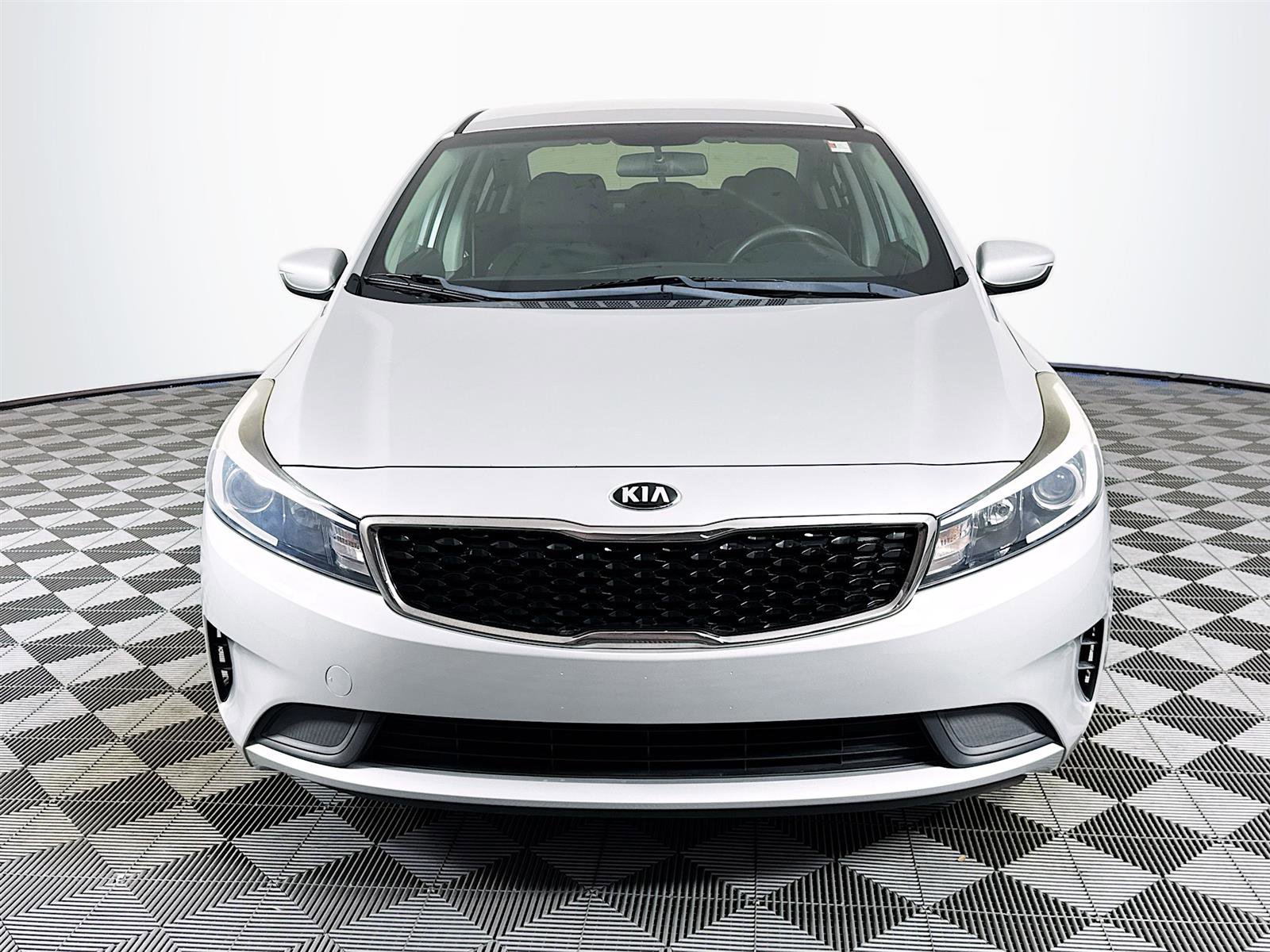 2018 Kia Forte LX Base photo 2