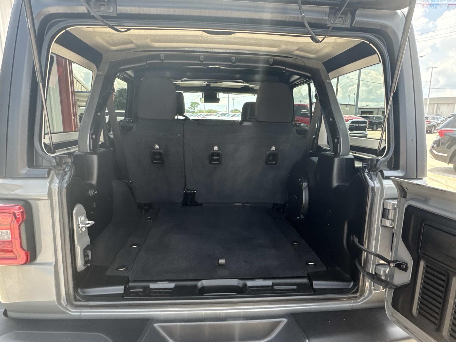 2021 Jeep Wrangler Unlimited Rubicon photo 4
