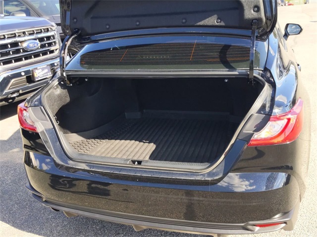 2025 Toyota Camry SE photo 25