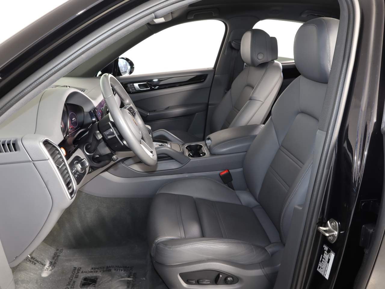 2022 Porsche Cayenne S Coupe photo 3