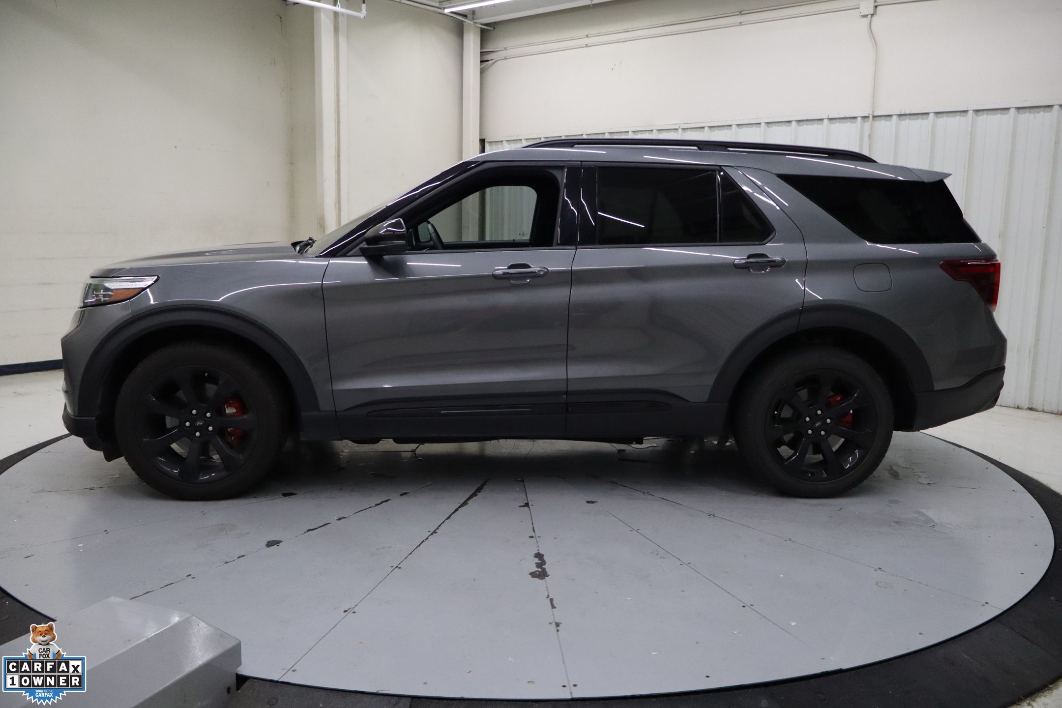 2023 Ford Explorer ST photo 6