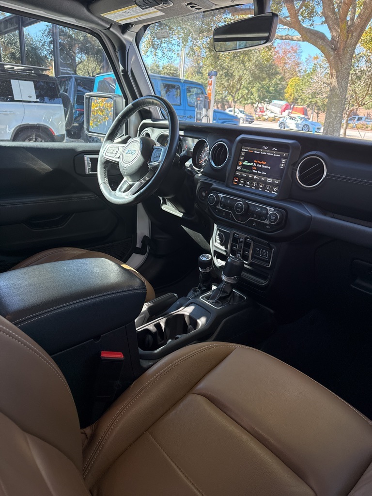 2022 Jeep Wrangler Unlimited Sahara photo 3