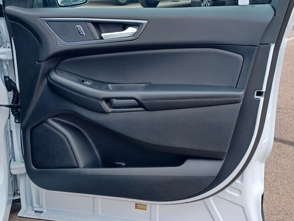 2024 Ford Edge SE photo 4