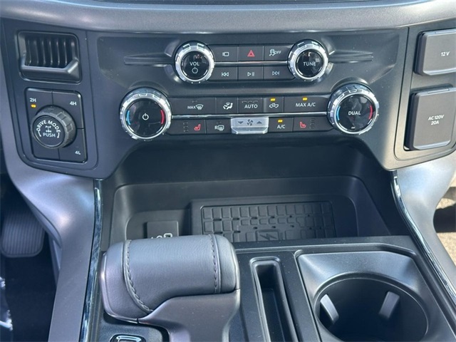 2025 Ford F-150 XLT photo 8