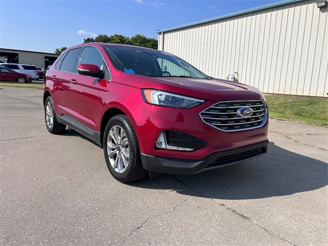 2024 Ford Edge Titanium's photo