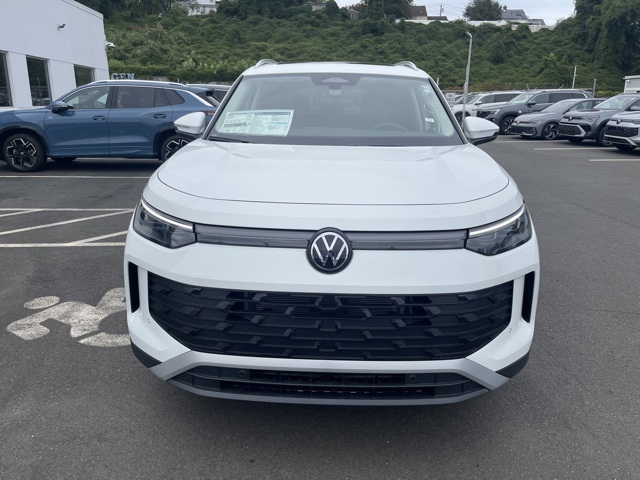 2025 Volkswagen Tiguan SE photo 4