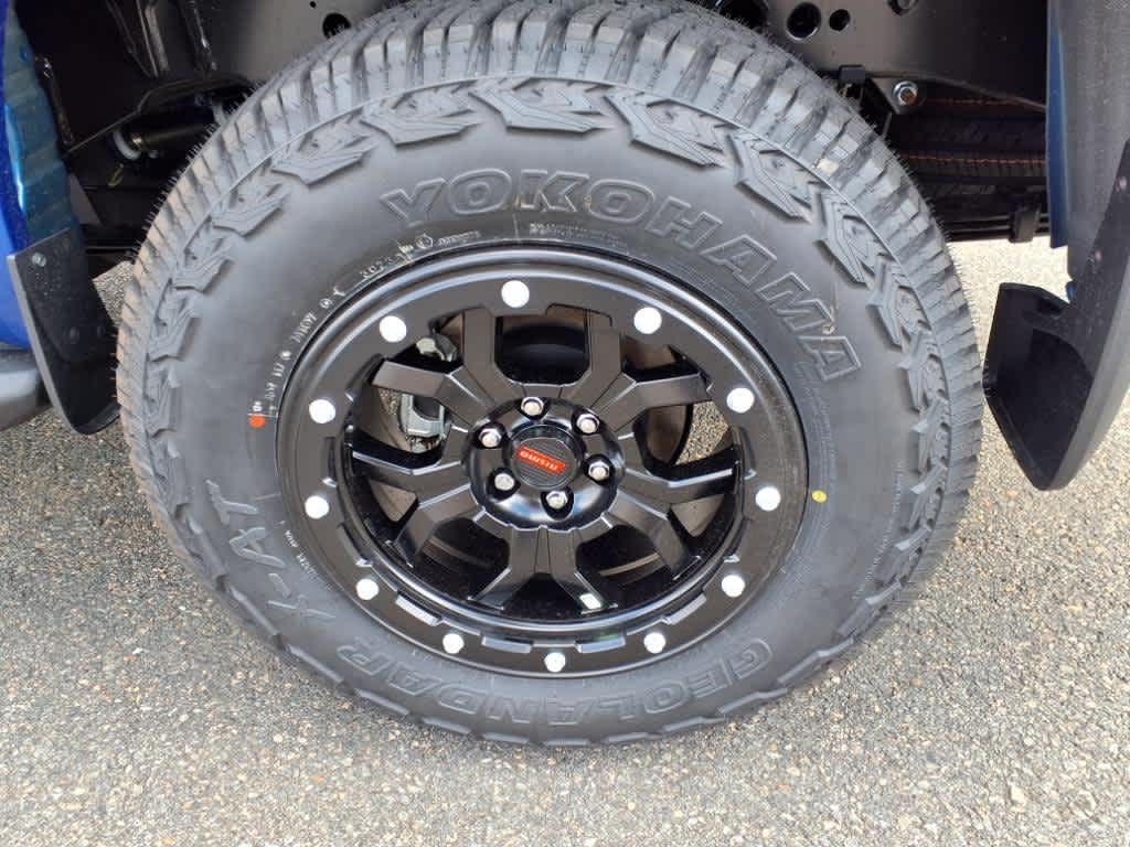 2025 Nissan Frontier Crew Cab SV photo 4