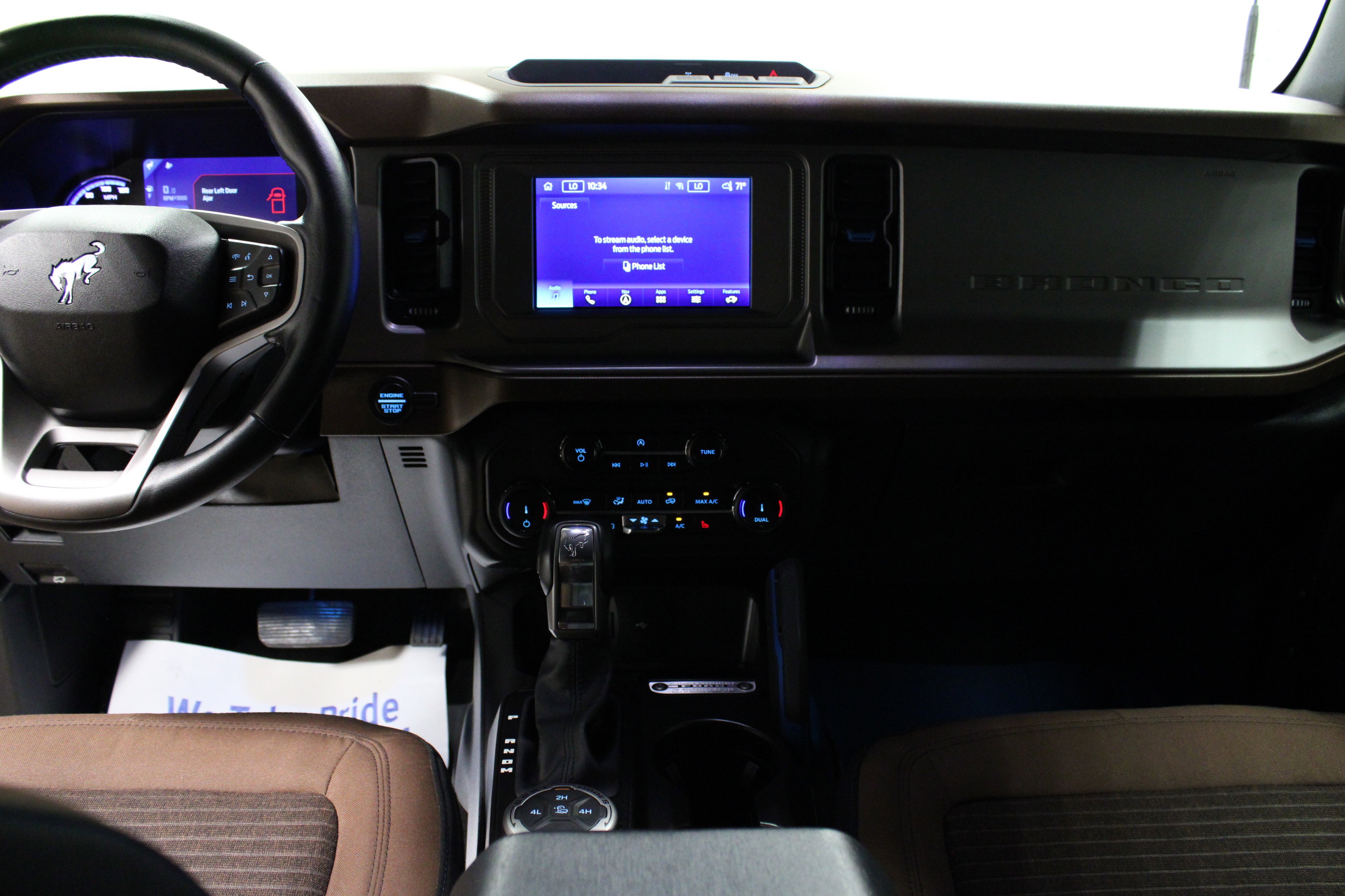2022 Ford Bronco Outer Banks photo 15