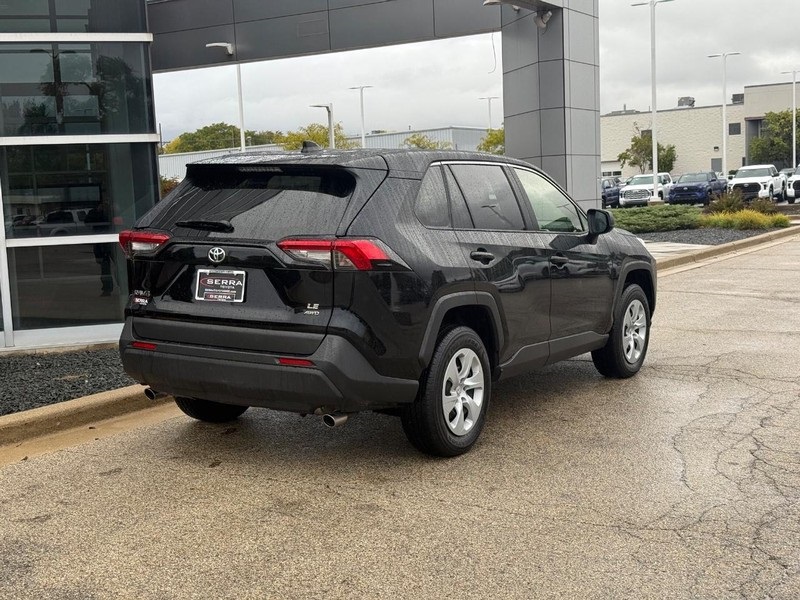 2025 Toyota RAV4 LE photo 2