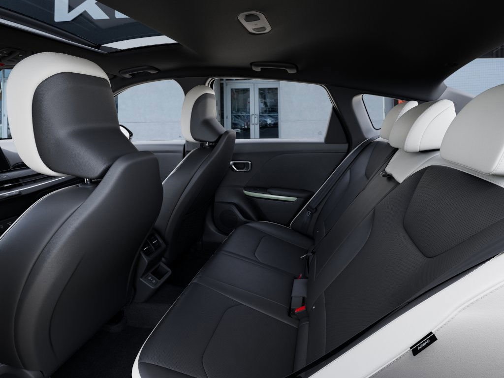 2025 Kia K4 GT-Line Turbo photo 9
