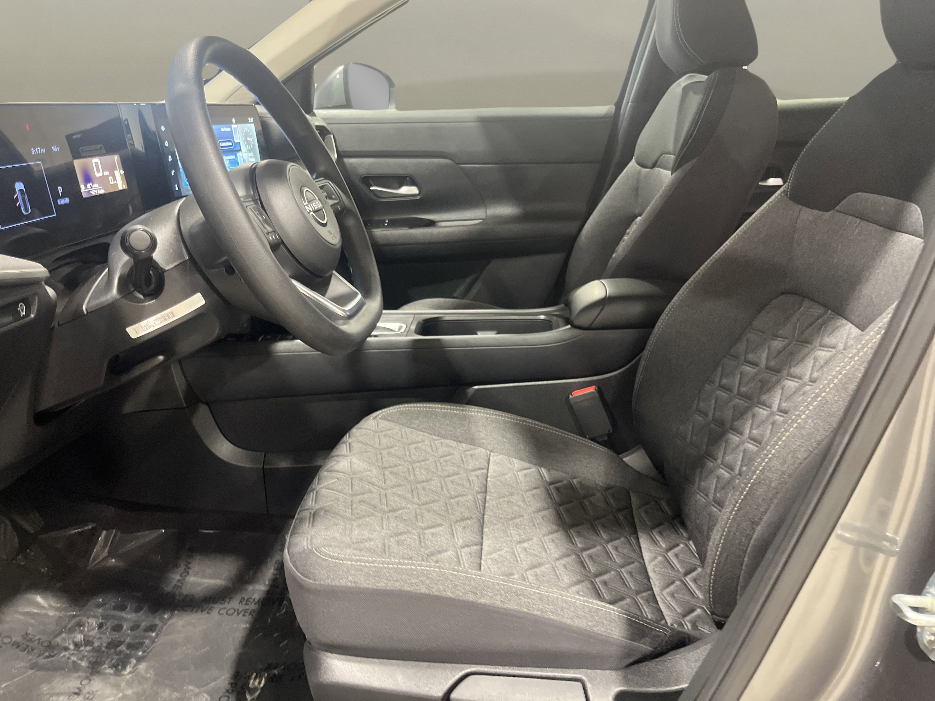 2025 Nissan Kicks SV photo 9