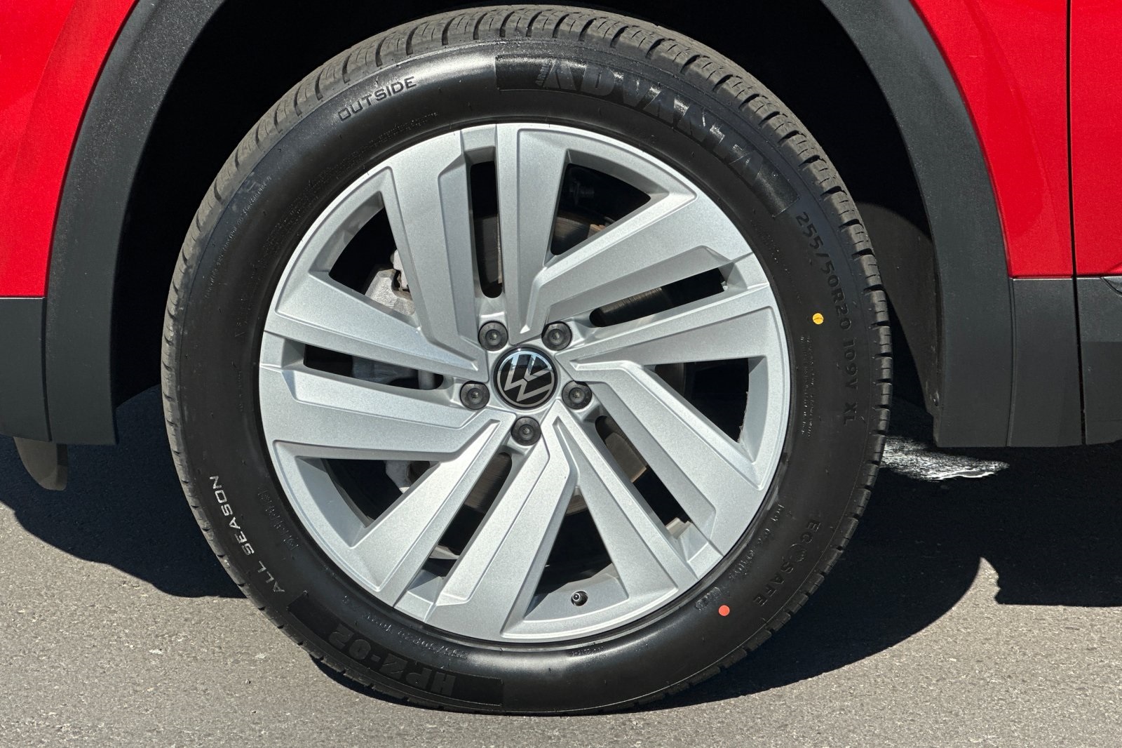 2022 Volkswagen Atlas Cross Sport V6 SE Technology photo 26