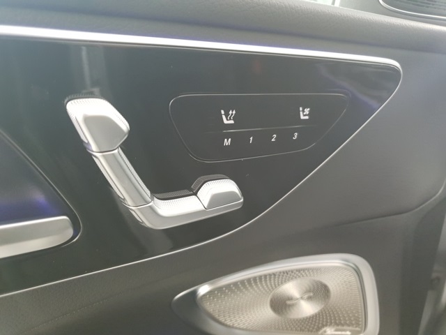 2025 Mercedes Benz C 300 photo 21
