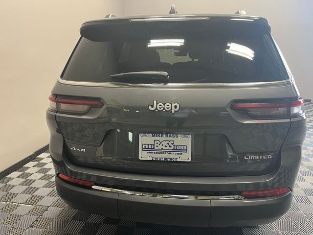 2024 Jeep Grand Cherokee Limited photo 3